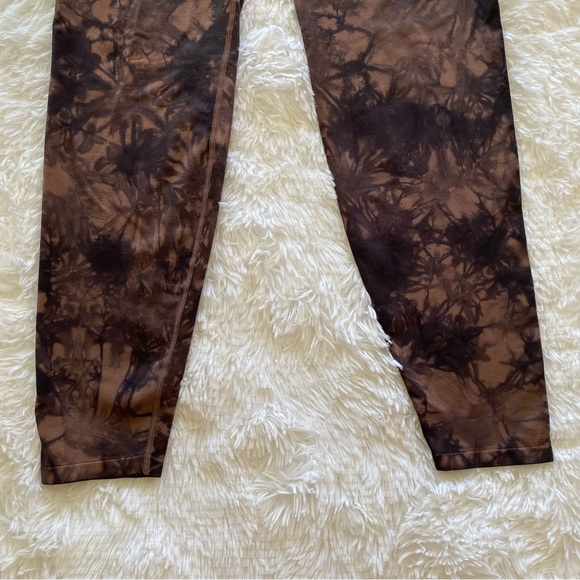 Victoria’s Secret PINK Active seamless workout tights - marble tie dye - Picture 9 of 16